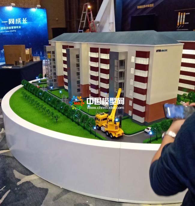老樓加裝電梯沙盤模型,老房子加裝電梯場(chǎng)景沙盤模型