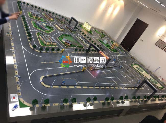 南京大學(xué)智能交通沙盤模型讓出行更智慧